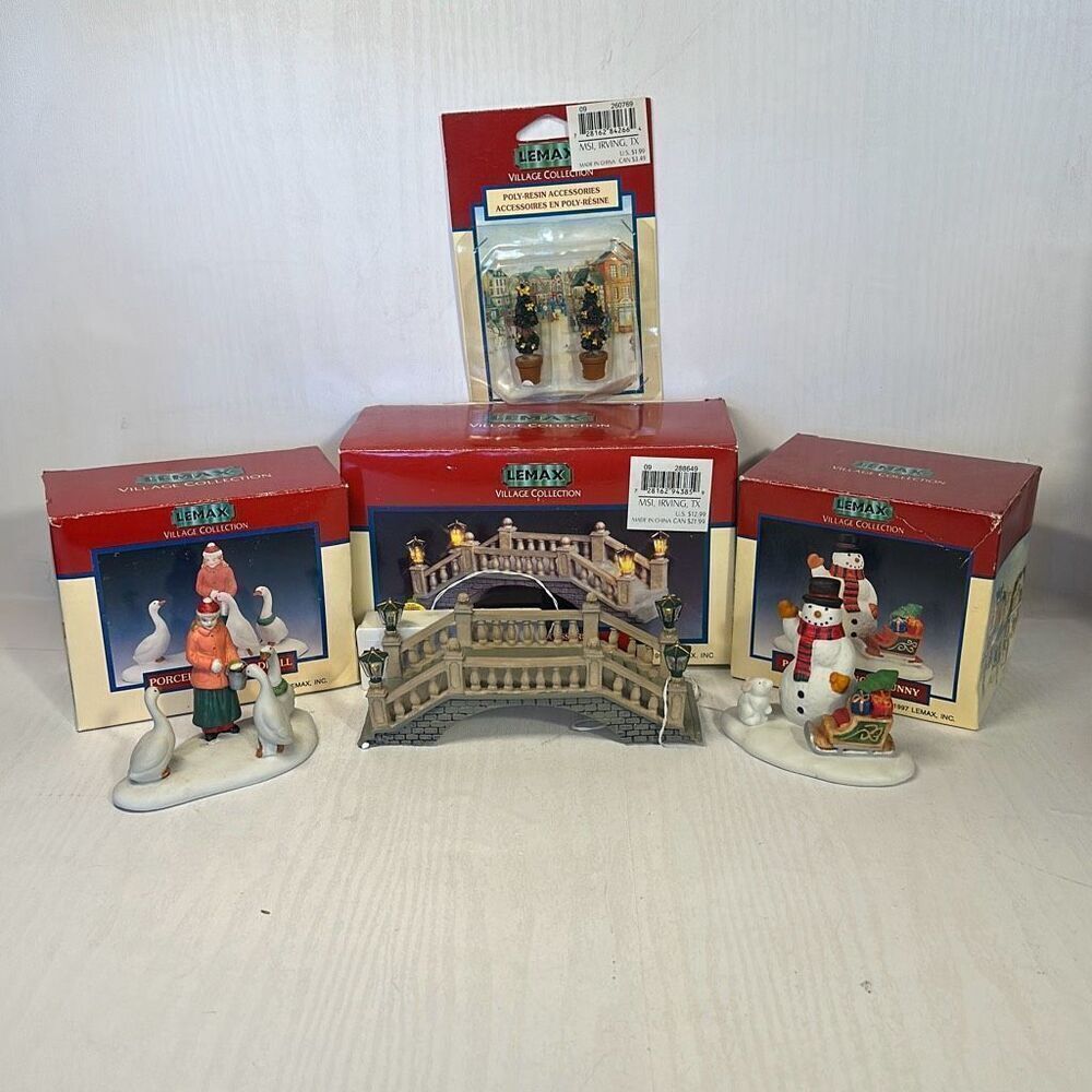 Lemax‎ Village Collection Poly Resin Accessories 90s Lighted Bridge Snow Bunny